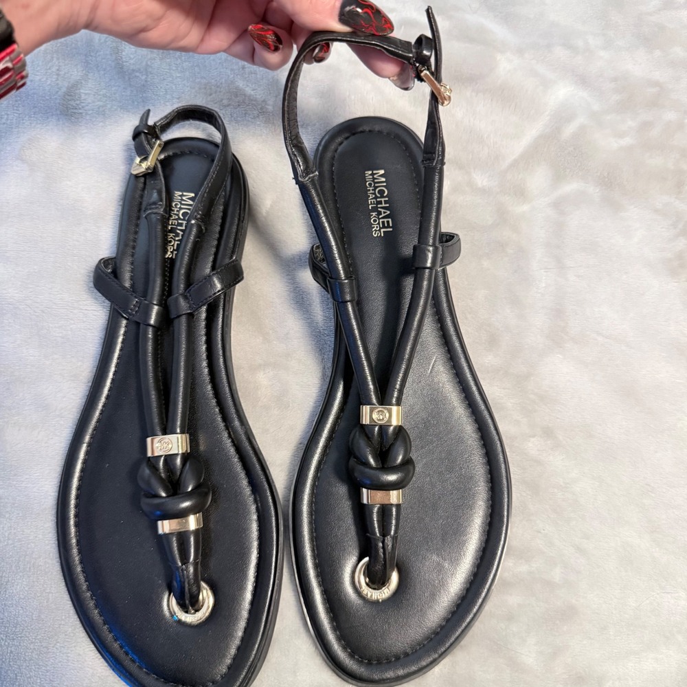 Michael Kors Black T Strap Thong Sandals Gold MK Logo Womens 8.5 Est NWOB - Picture 3 of 8
